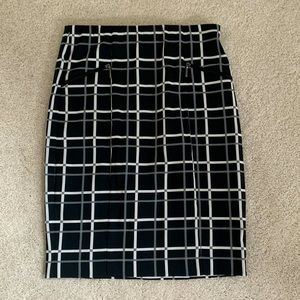 Alfani Black Plaid Pull on Skirt.